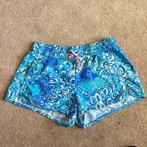 Lilly Pulitzer Luxletic pull on shorts, size XS in great condition.